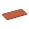 Stallmatte Luxus von WARCO im Farbdesign Ziegelrot mit den Abmessungen 100 × 50 × 5,5 cm. Produktfoto von Artikel 3644 in der Aufsicht von schräg vorne.