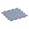 Fitness Performance Elite Trainingsboden von WARCO im Farbdesign Nebelgrau mit den Abmessungen 100 x 100 x 2 cm | 1,00 m². Produktfoto von Artikel 6150 in der Aufsicht von schräg vorne.