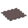 Fitness Performance Elite pavimento sportivo von WARCO im Farbdesign Rosso minerale mit den Abmessungen 50 x 50 x 1,5 cm | 0,25 m². Produktfoto von Artikel 6153 in der Aufsicht von schräg vorne.