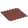 Stallmatte Puzzle von WARCO im Farbdesign Rosso mattone mit den Abmessungen 102,5 x 102,5 x 3 cm | 1,05 m². Produktfoto von Artikel 6392 in der Aufsicht von schräg vorne.