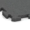 Detailaufnahme der Randausprägung von WARCO-Produkt 4176, Pavimentazione sportiva in gomma HD, Format 500 x 500 x 30 mm, Farbe Grigio ardesia.