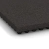 Detailaufnahme der Randausprägung von WARCO-Produkt 3643, Tappeto da stalla di lusso, Format 100 × 50 × 5,5 cm, Farbe Antracite.