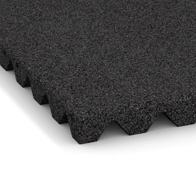 Detailaufnahme der Randausprägung von WARCO-Produkt 0622, Fallschutzplatte, Format 500 x 500 x 40 mm, Farbe Anthrazit.