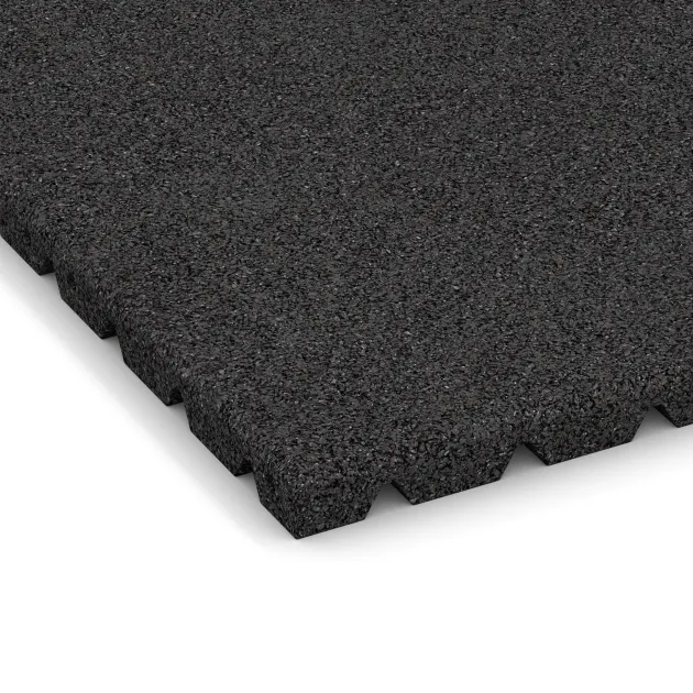 Detailaufnahme der Randausprägung von WARCO-Produkt 0574, Fallschutzplatte, Format 500 x 500 x 30 mm, Farbe Anthrazit.