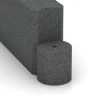 Detailaufnahme der Randausprägung von WARCO-Produkt 2577, Cordolo in gomma, Format 100 x 15 x 30 cm, Farbe Grigio ardesia.