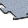 Detailaufnahme der Randausprägung von WARCO-Produkt 6148, Fitness Performance Elite Pavimento Sportivo, Format 100 x 100 x 1,5 cm | 1,00 m², Farbe Grigio nebbia.