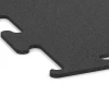 Detailaufnahme der Randausprägung von WARCO-Produkt 3749, Fitness Performance Elite Pavimento Sportivo, Format 50 x 50 x 1 cm | 0,25 m², Farbe Antracite.