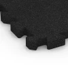 Detailaufnahme der Randausprägung von WARCO-Produkt 6980, Piastrelle per campi sportivi, Format 50 x 50 x 4 cm | 0,25 m², Farbe Antracite.