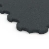 Detailaufnahme der Randausprägung von WARCO-Produkt 6322, Fitness-Bodenschutzmatte, Format 102,5 x 102,5 x 3 cm | 1,05 m², Farbe Anthrazit.