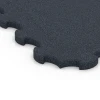 Detailaufnahme der Randausprägung von WARCO-Produkt 6391, Stallmatte Puzzle, Format 102,5 x 102,5 x 3 cm | 1,05 m², Farbe Antracite.