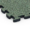 Detailaufnahme der Randausprägung von WARCO-Produkt 6843, Fitness Active pavimento, Format 44,6 x 44,6 × 2,8 cm, Farbe Prato inglese.