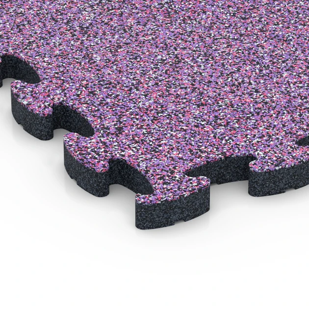 Detailaufnahme der Randausprägung von WARCO-Produkt 6954, Piastrelle sportive in gomma, Format 44,6 x 44,6 × 2,8 cm, Farbe Lavanda.