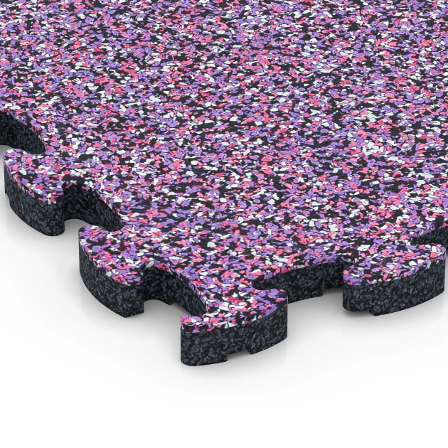 Detailaufnahme der Randausprägung von WARCO-Produkt 6819, Piastrella balcone in gomma, Format 28,9 x 28,9 x 1,8 cm, Farbe Lavanda.
