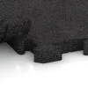 Großaufnahme vom Verbindungssystem von WARCO-Boden 3653 - Tappeto paddock im Farbdesign Antracite. Abmessungen 500 x 500 x 40 mm.