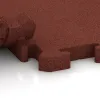 Großaufnahme vom Verbindungssystem von WARCO-Boden 2979 - Gehwegplatte im Farbdesign Ziegelrot. Abmessungen 500 x 500 x 40 mm.