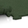 Großaufnahme vom Verbindungssystem von WARCO-Boden 3955 - Hunde-Bodenplatte im Farbdesign Grasgrün. Abmessungen 100 x 100 x 1,8 cm | 1,00 m².