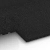 Großaufnahme vom Verbindungssystem von WARCO-Boden 6644 - Stallplatte im Farbdesign Antracite. Abmessungen 100 x 50 x 3 cm.