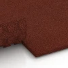 Großaufnahme vom Verbindungssystem von WARCO-Boden 6645 - Stallplatte im Farbdesign Rosso mattone. Abmessungen 100 x 50 x 3 cm.