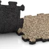 Großaufnahme vom Verbindungssystem von WARCO-Boden 5740 - Pavimento fieristico a incastro im Farbdesign Travertino. Abmessungen 306 x 306 x 20 mm.
