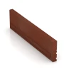 Großaufnahme vom Verbindungssystem von WARCO-Boden 3785 - Cordolo in gomma im Farbdesign Rosso mattone. Abmessungen 100 × 5 × 25 cm.