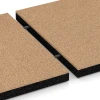 Großaufnahme vom Verbindungssystem von WARCO-Boden 6225 - Fallschutzplatten im Farbdesign Sandbeige. Abmessungen 50 x 50 x 4,5 cm.