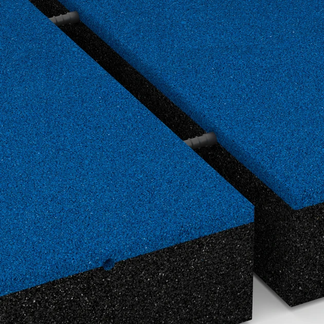 Großaufnahme vom Verbindungssystem von WARCO-Boden 6229 - Piastrelle antitrauma im Farbdesign Azzurro cielo. Abmessungen 50 x 50 x 11 cm.