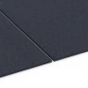 Großaufnahme vom Verbindungssystem von WARCO-Boden 6175 - Fitness Performance Elite Trainingsboden im Farbdesign Anthrazit. Abmessungen 100 × 100 × 1,5 cm.