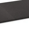 Großaufnahme vom Verbindungssystem von WARCO-Boden 6475 - Lastra di sottofondo Cl. 1 im Farbdesign Antracite. Abmessungen 52 x 52 x 1,8 cm.