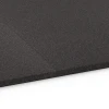 Großaufnahme vom Verbindungssystem von WARCO-Boden 6481 - Lastra di sottofondo Cl. 3 im Farbdesign Antracite. Abmessungen 52 x 52 x 1,8 cm.