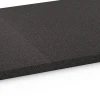 Großaufnahme vom Verbindungssystem von WARCO-Boden 6484 - Lastra di sottofondo Cl. 2 im Farbdesign Antracite. Abmessungen 52 x 52 x 2,7 cm.