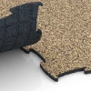 Großaufnahme vom Verbindungssystem von WARCO-Boden 6813 - Pavimento agility cani im Farbdesign Rattan. Abmessungen 97,1 x 97,1 × 1,8 cm.