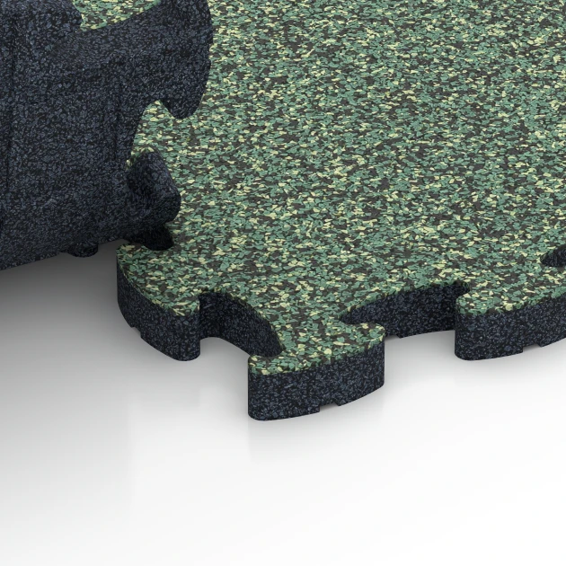 Großaufnahme vom Verbindungssystem von WARCO-Boden 6843 - Fitness Active pavimento im Farbdesign Prato inglese. Abmessungen 44,6 x 44,6 × 2,8 cm.