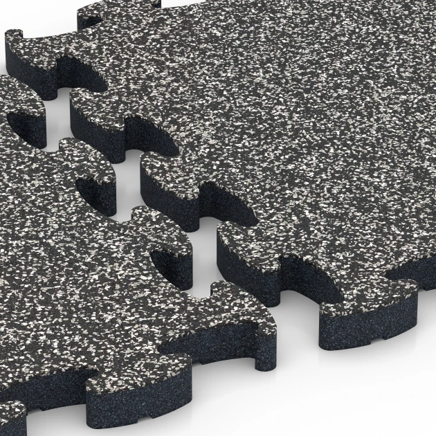 Großaufnahme vom Verbindungssystem von WARCO-Boden 6877 - Fitness Max Floor System im Farbdesign Dunkelgrauer Granit. Abmessungen 44,6 x 44,6 × 2,8 cm.