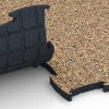Großaufnahme vom Verbindungssystem von WARCO-Boden 6889 - Fitness Max Floor System im Farbdesign Terracotta. Abmessungen 97,1 x 97,1 x 2,8 cm.